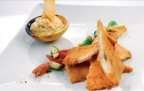 Milanesas de pejerrey con mayonesa de pickles