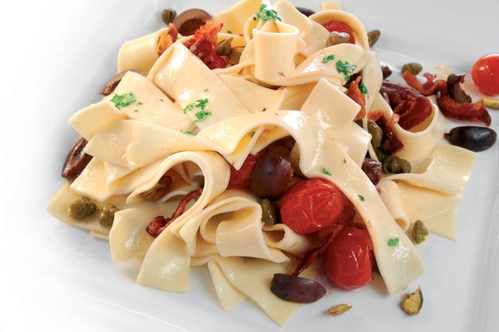 Pappardelle estilo mediterráneo