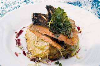 Salmon con crocante de papas