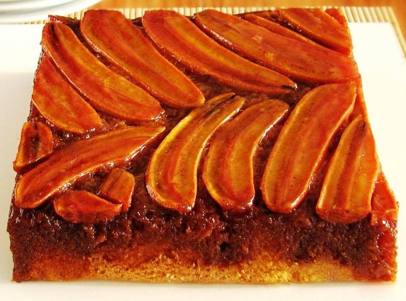 Torta de banana invertida